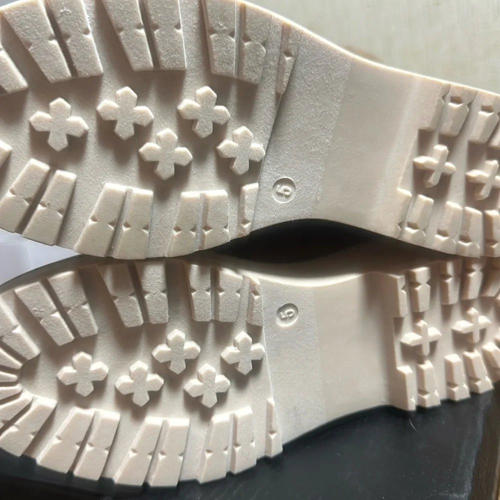 NICOLE MILLER LATTE-YO BOOTS: TAN NUBUCK: NEW IN BOX: SIZE 5
